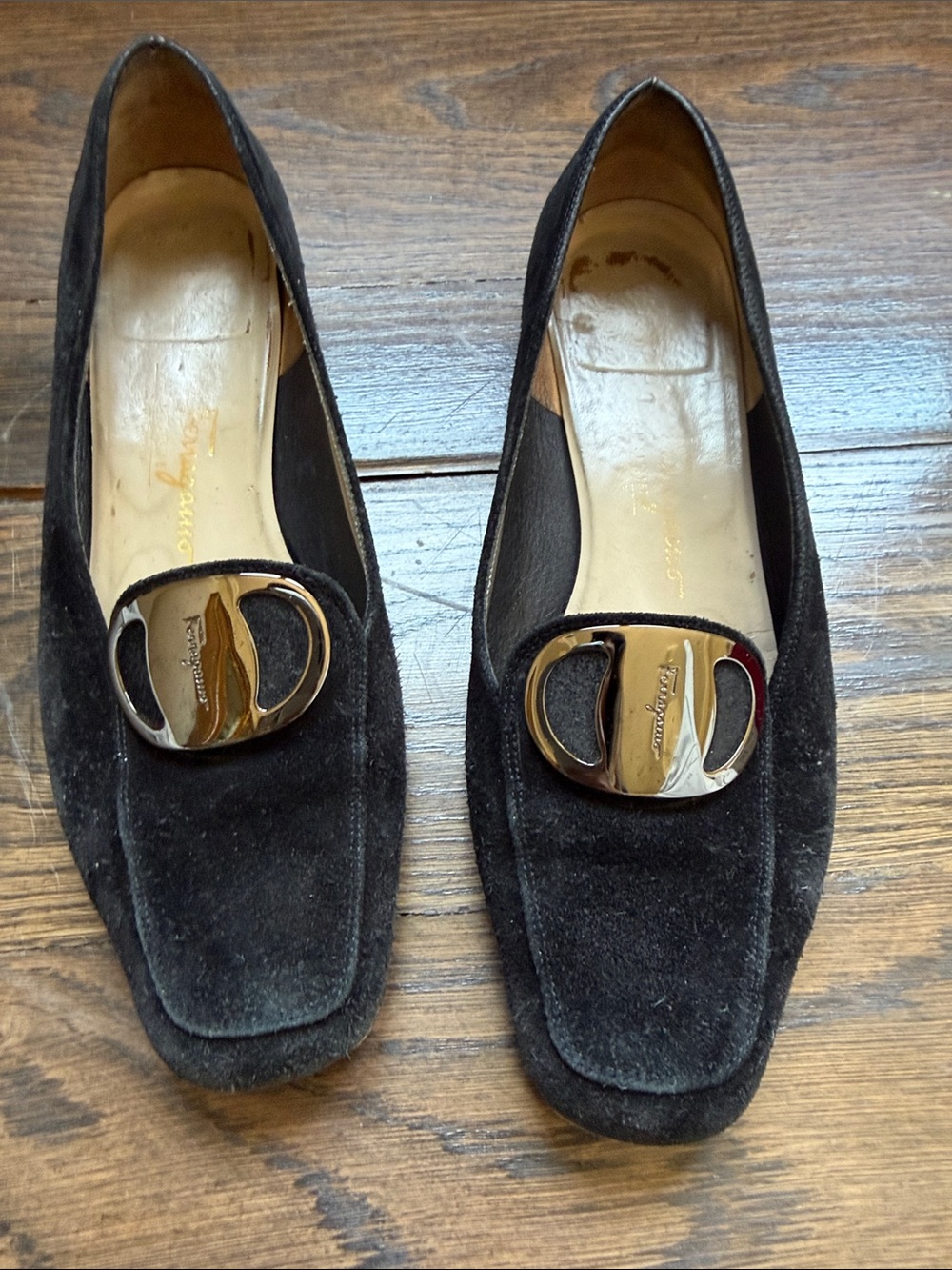 SALVATORE FERRAGAMO Vintage Y2K Black Suede Loafers Silver Tone Logo Plaque 7.5